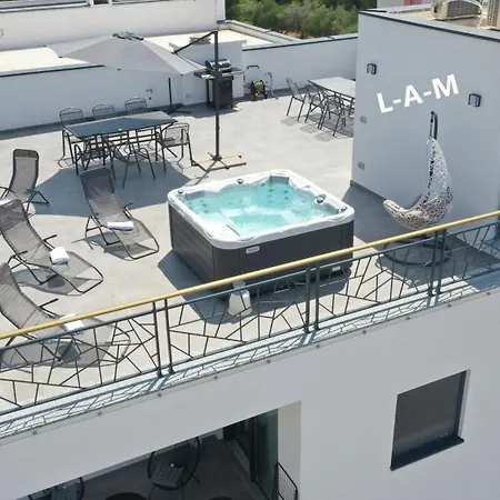 L-a-m