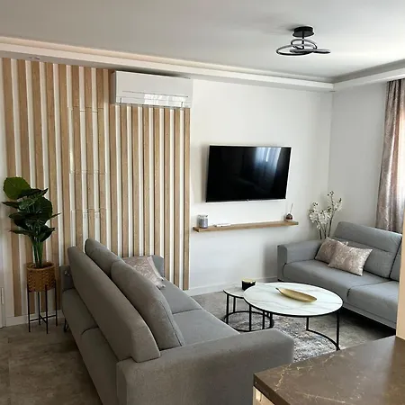 L-a-m Apartment Podstrana