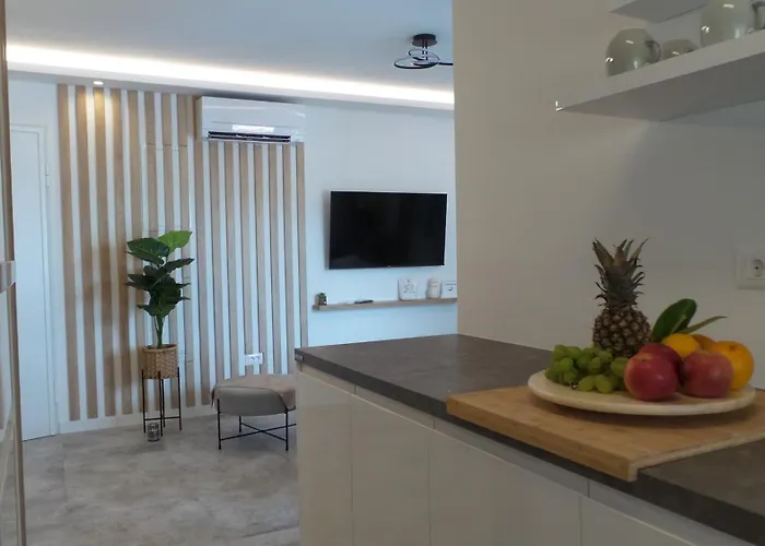 L-a-m Apartman Podstrana